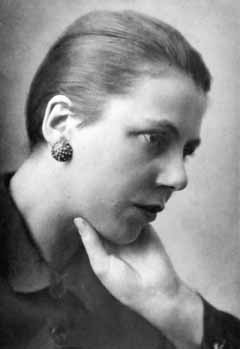 Stella Bowen Paris 1920s.jpg