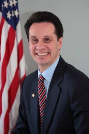 State Senator Vinny deMacedo.jpg