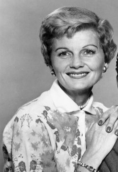 Barbara Billingsley in 1958.JPG