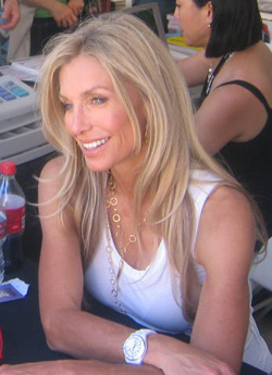 Heather Thomas.jpg