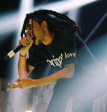 Robb Banks live at Summerfest 2015 (cropped).jpg