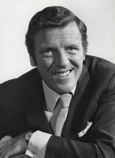 Eamonn Andrews.jpg