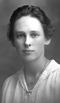 Esther Hill, studio portrait, circa 1923–1928.jpg