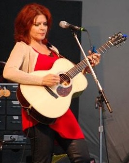 Rosanne Cash Vancouver Folk Festival 2011 (cropped)