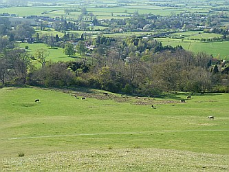 Cymbeline's Castle and Little Kimble - geograph.org.uk - 4451276.jpg