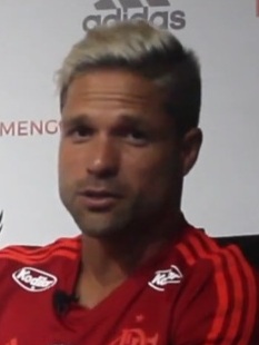 Diego Ribas 2019 (cropped).jpg