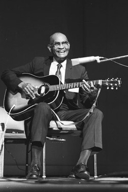 Robert Wilkins.jpg