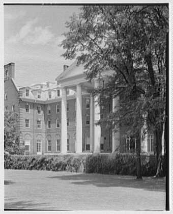 Hotel Otesaga, Cooperstown, New York. LOC gsc.5a23717.jpg