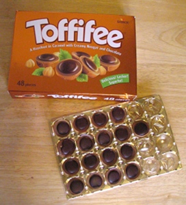 Toffifee manekineko.jpg