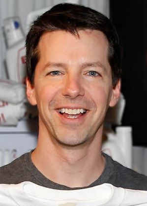 Sean Hayes (portrait).jpg