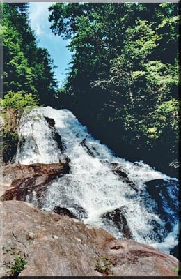 Dick's Creek Falls, Rabun County, Georgia.jpg