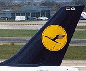 LufthansaPlaneCrop