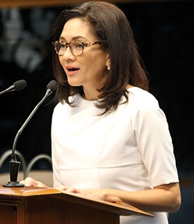 Hontiveros in 2016