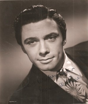 Actor Maxwell Reed.jpg