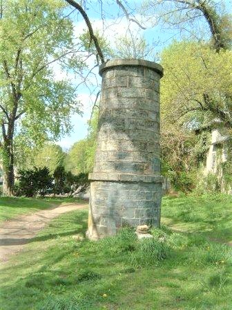 Croton Aqueduct Tower 16 Irvington New York.jpg