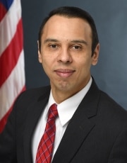 Roger Severino HHS portrait.jpg