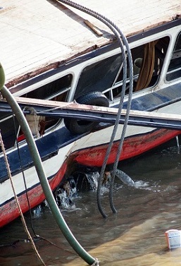 Damage to the pleasure cruiser Marchioness