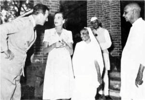 Mountbatten visiting Sardar