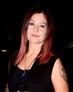 Pooja Bhatt at completion bash of Paltan.jpg