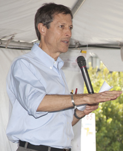 Neal D. Barnard (cropped).jpg