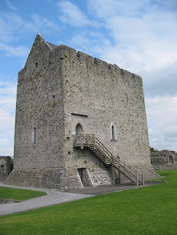 Athenry castle.jpg