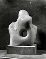 1932 Barbara Hepworth Pierced Form, Paul Laib, photographer, courtauld museum