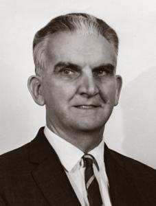 Kenneth E. Boulding.jpg