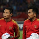 Evan Dimas (right) and Andik Vermansah (left).jpg