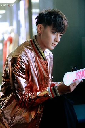 Huang Zitao at Ports 1961 Shanghai.jpg