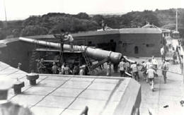 Fort Stevens battery, 1942