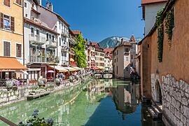 Annecy (16424794220).jpg