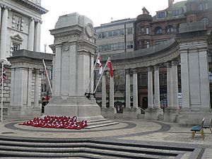 Belfast, the cenotaph - geograph.org.uk - 611322