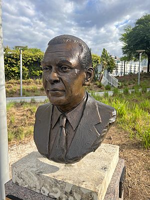 Benjamin Mays bust in Tampa