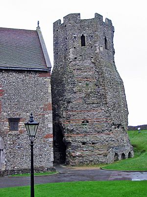 DoverCastle-lighthouse-2004-10-03