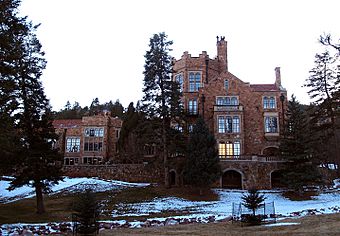 Glen Eyrie castle in.jpg