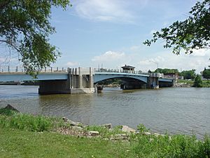 Lafayette Avenue Bridge 1.jpg