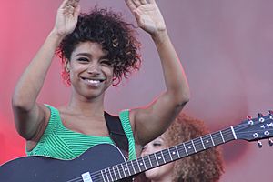 LianneLaHavas June2013 2.jpg