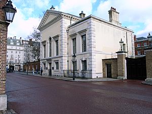 Queen's Chapel St James's Palace Inigo Jones.jpg