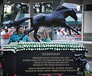 Secretariat statue