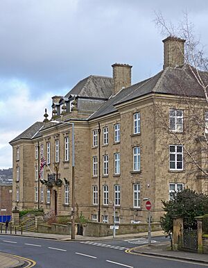 Shipley Town Hall (16381850951)