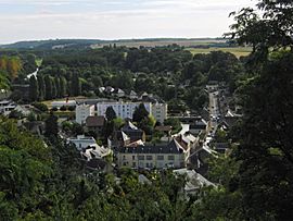 La Chartre-sur-le-Loir vue.JPG