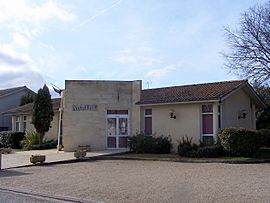 Lamothe-Landerron Mairie.JPG