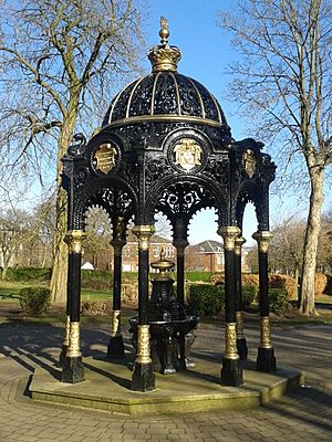 Overtoun Park Fountain, Rutherglen 2016-02-28