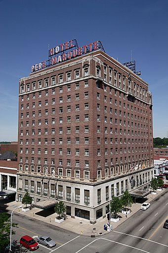 Pere Marquette Hotel.JPG