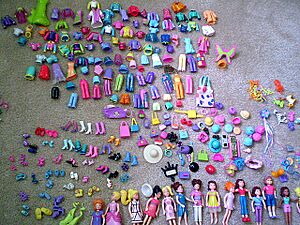 Rubber Polly Pocket clothing