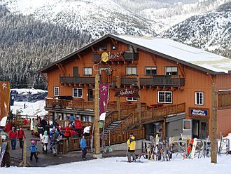 Snoqualmie summit lodge.jpg