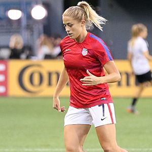 Abby Dahlkemper (36792787913) (cropped).jpg