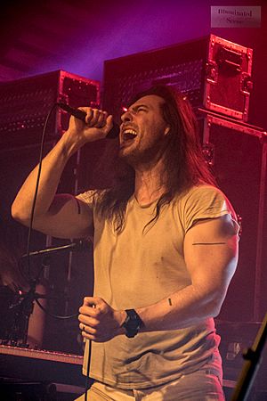 Andrew WK-8 (42987819594).jpg