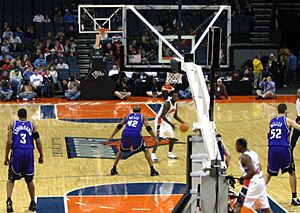 Bonzi Wells guards Kareem Rush