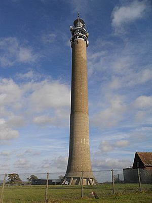 Charwelton Telecommunications Tower - geograph-2669325-by-Ian-Rob.jpg